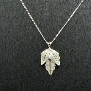 Vintage Sterling Silver Triple Leaf Pendant Chain Necklace Simple 18"
